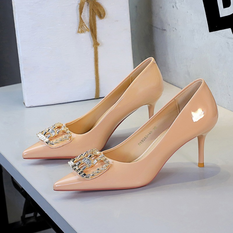 Damskie szpilki ze skóry lakie – Shoe Tree recenzja i cena